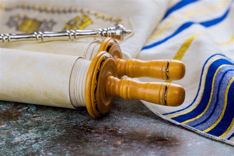 How to Properly Study the Torah .